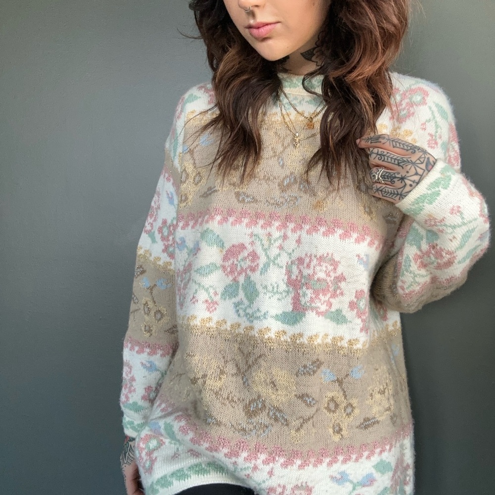 90’s vintage floral sweater